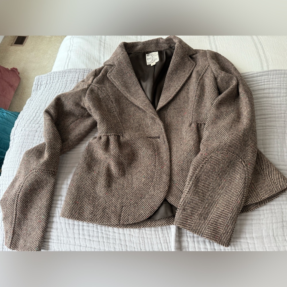 Tweed jacket, size large (fits more like a medium)